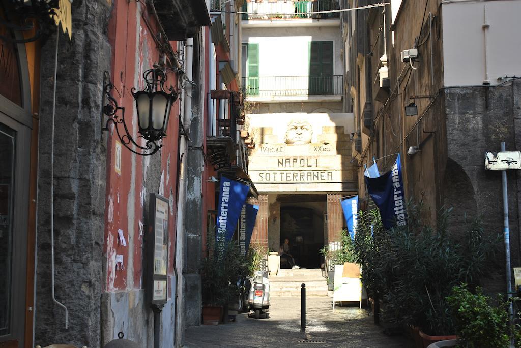 Bed & Breakfast A Castel Capuano Naples Luaran gambar