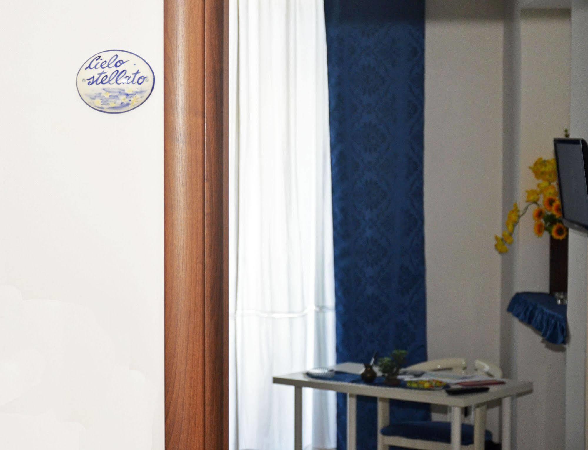 Bed & Breakfast A Castel Capuano Naples Luaran gambar