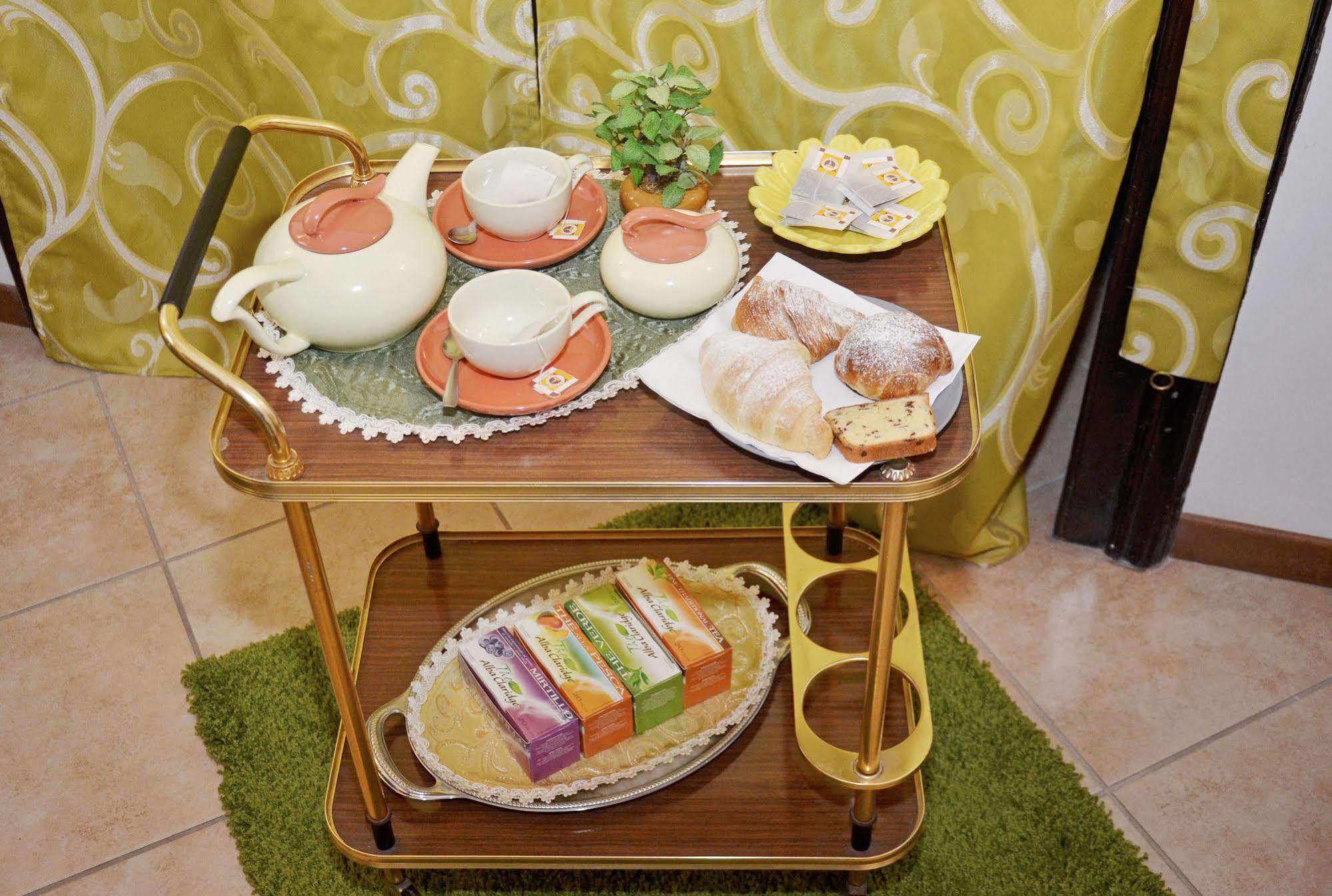 Bed & Breakfast A Castel Capuano Naples Luaran gambar