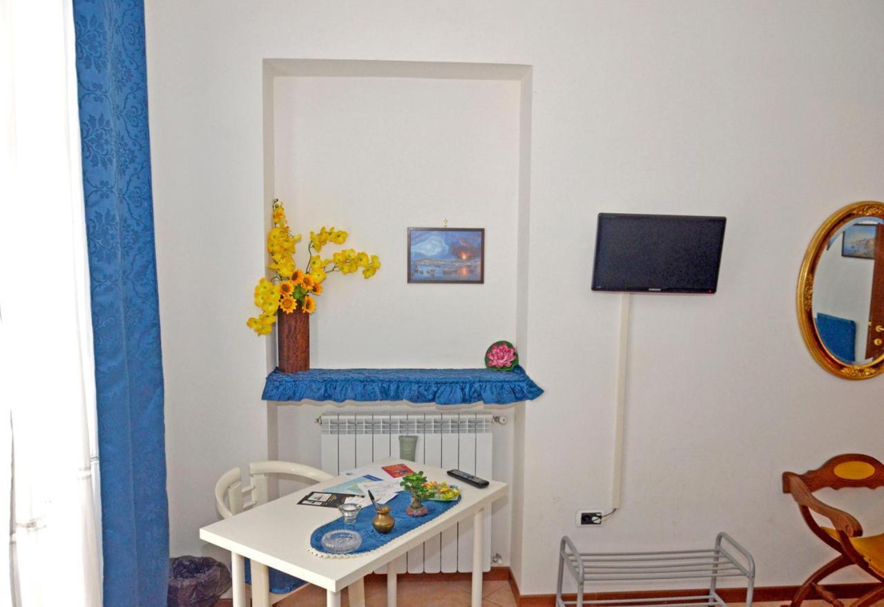 Bed & Breakfast A Castel Capuano Naples Luaran gambar