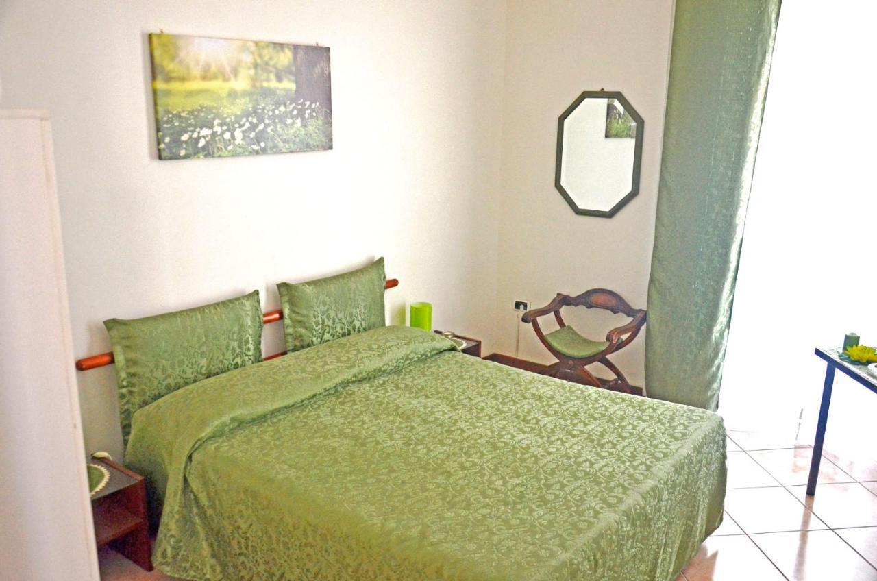 Bed & Breakfast A Castel Capuano Naples Luaran gambar